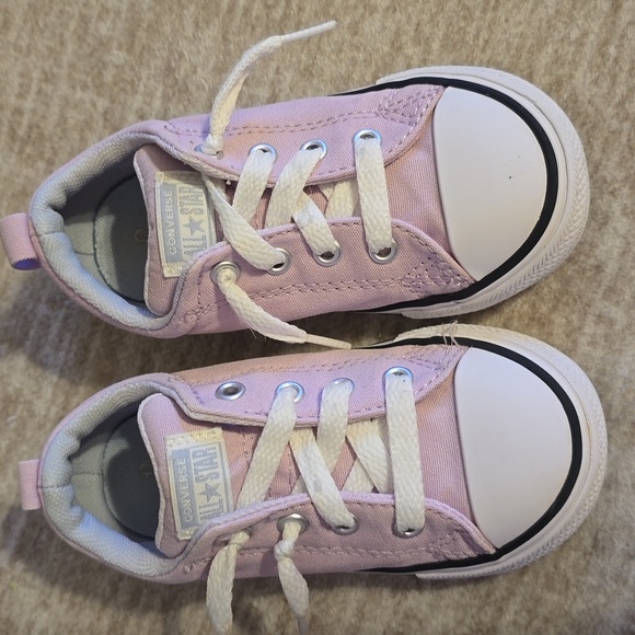 Converse - Picture 2 of 3